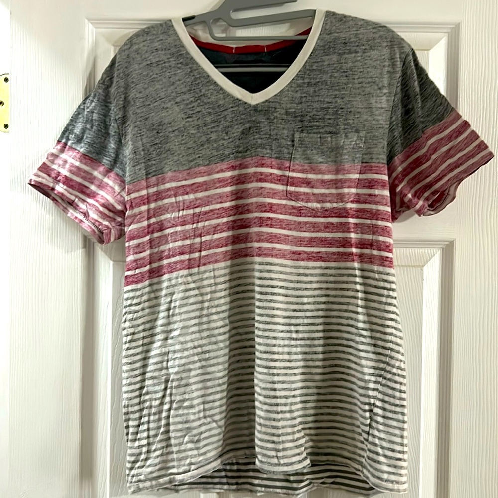 DKNY t shirt medium